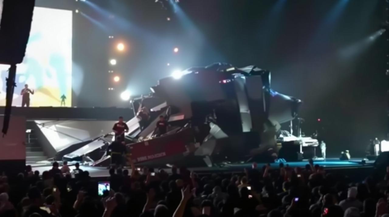 突发！某知名歌手在演唱会现场突然晕倒，已送医救治